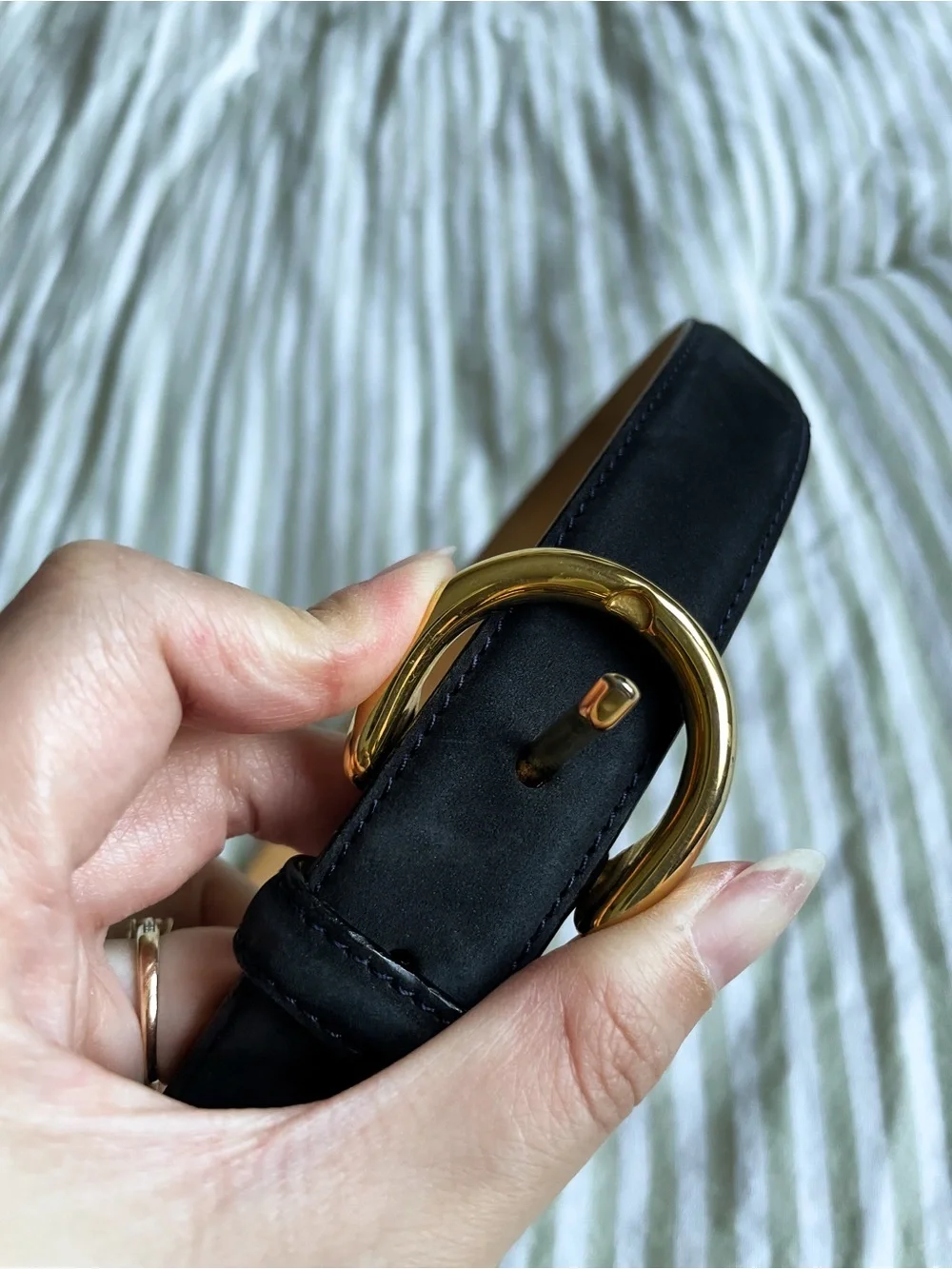 Brooks Brothers Navy Suede Gold Tone Horseshoe Buckle Leather Belt Size S Butter